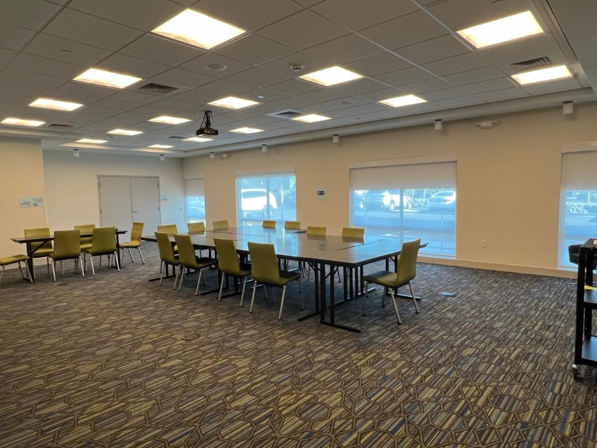 Holiday Inn Express & Suites - Ukiah By Ihg Екстер'єр фото