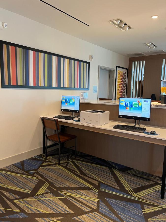 Holiday Inn Express & Suites - Ukiah By Ihg Екстер'єр фото