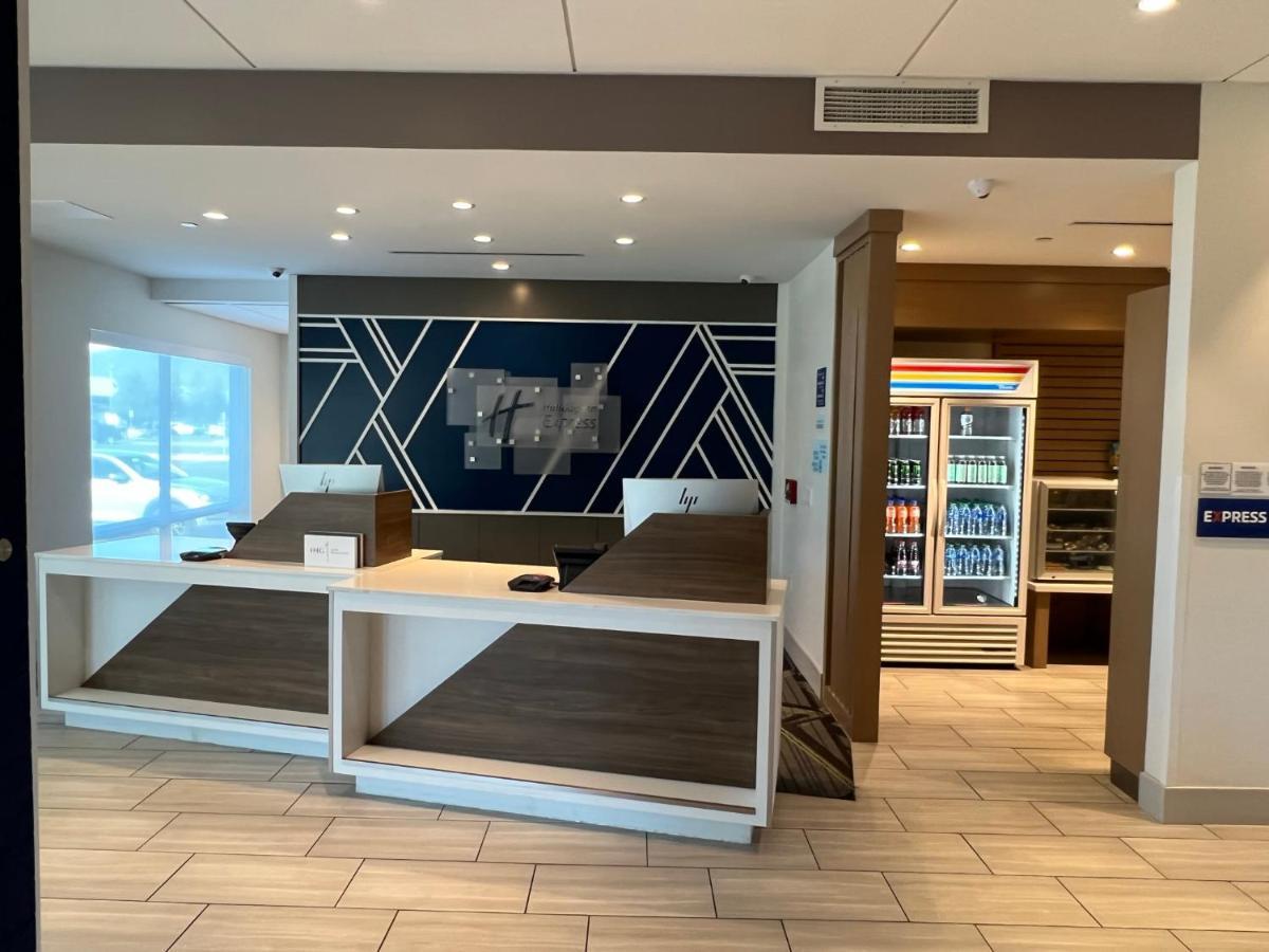 Holiday Inn Express & Suites - Ukiah By Ihg Екстер'єр фото