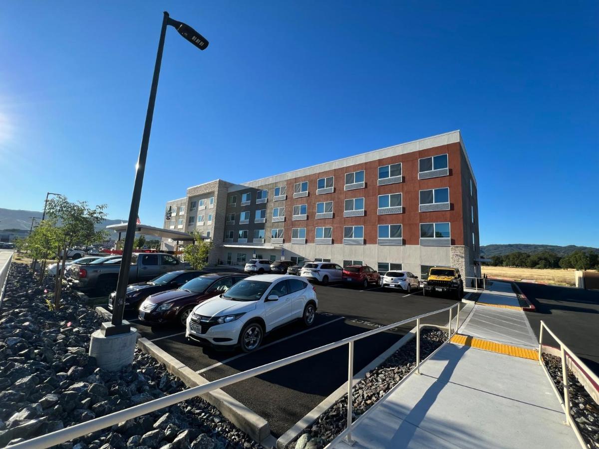 Holiday Inn Express & Suites - Ukiah By Ihg Екстер'єр фото