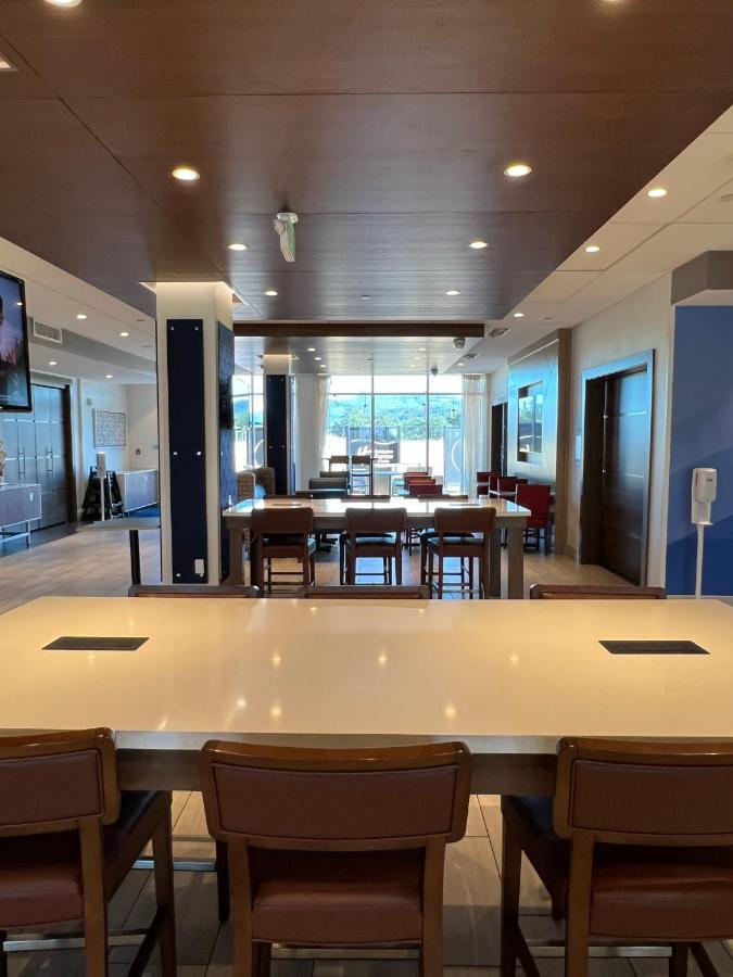 Holiday Inn Express & Suites - Ukiah By Ihg Екстер'єр фото