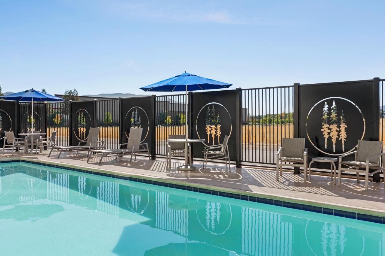 Holiday Inn Express & Suites - Ukiah By Ihg Екстер'єр фото