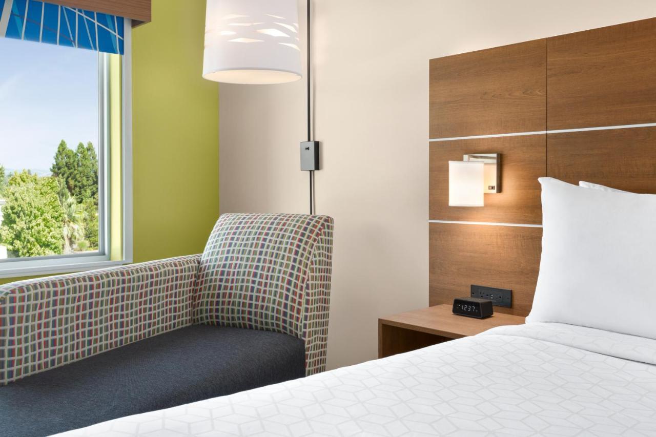 Holiday Inn Express & Suites - Ukiah By Ihg Екстер'єр фото