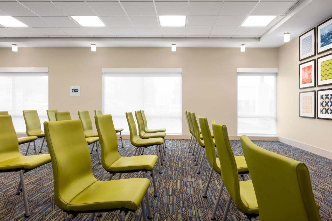 Holiday Inn Express & Suites - Ukiah By Ihg Екстер'єр фото